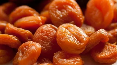 تصویر 1 از آلو بخارا تازه با کیفیت طبیعی و عطر دلنشین